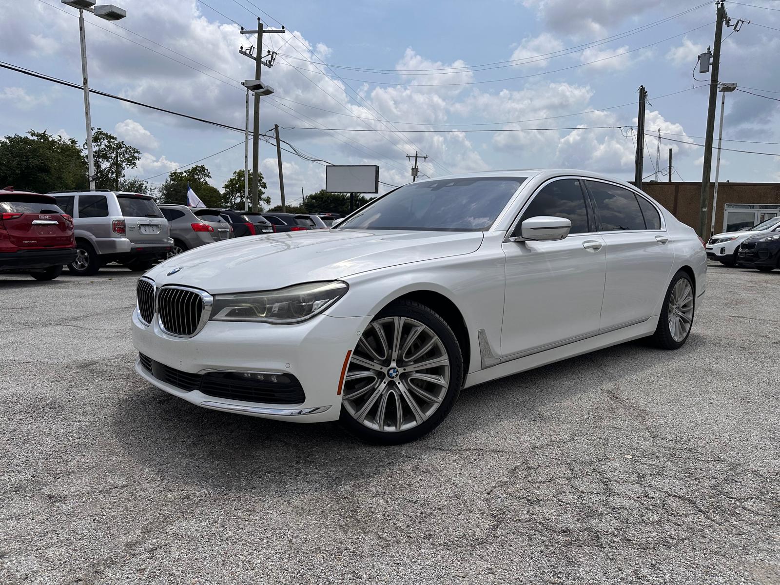 Auto First dealership photo 27